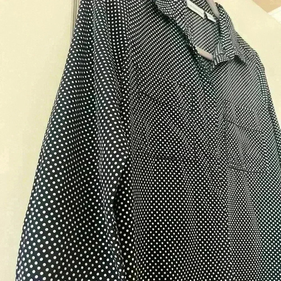 EUC Liz Claiborne Blouse Button Down, Polka Dot Women’s size small - Picture 3 of 9